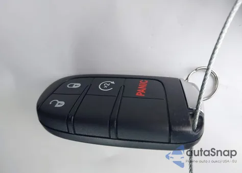 2015 Jeep Grand Cherokee Laredo z USA, uszkodzony, nr VIN 1C4RJFAG6FC212430